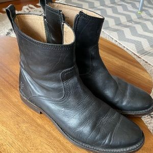 Men’s black Frye boots, size 8.5